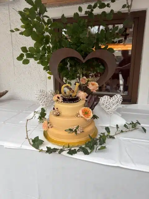 3-stöckige Hochzeitstorte